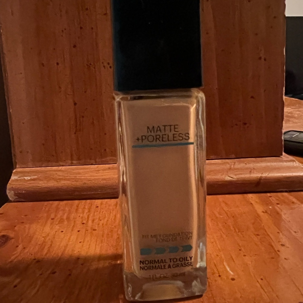 Maybelline fit me foundation in wam sun #334